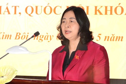 Chủ tịch Ủy ban Trung ương MTTQ Việt Nam Bùi Thị Minh Hoài tiếp xúc cử tri tại tỉnh Phú Thọ